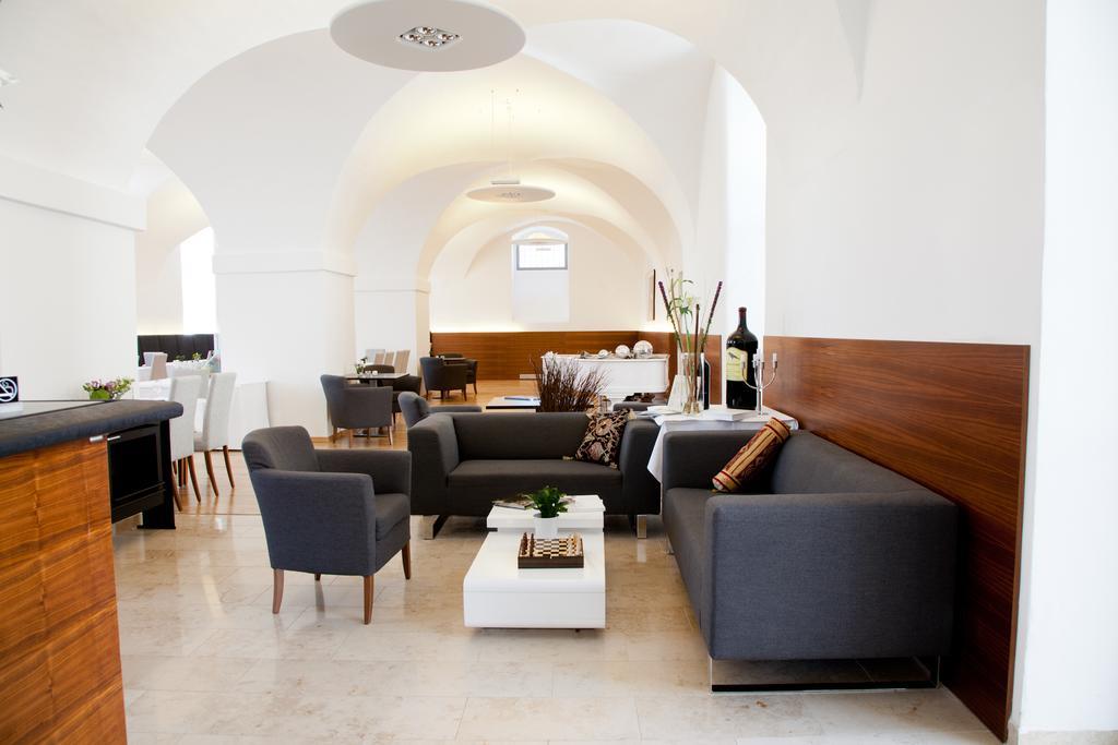 Hotel Altes Kloster Hainburg an der Donau Luaran gambar