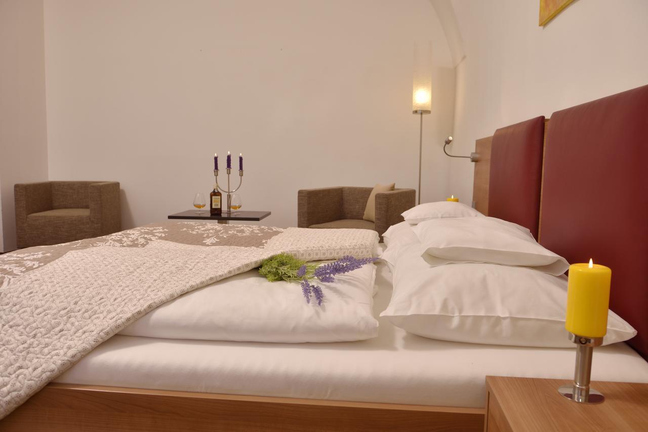Hotel Altes Kloster Hainburg an der Donau Luaran gambar