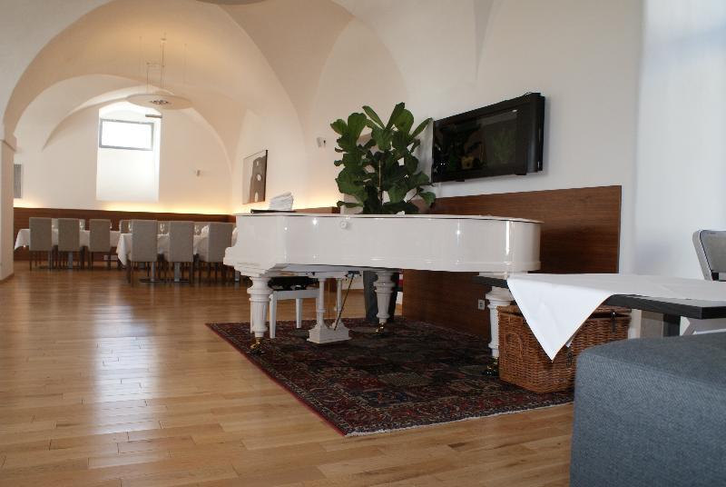 Hotel Altes Kloster Hainburg an der Donau Luaran gambar